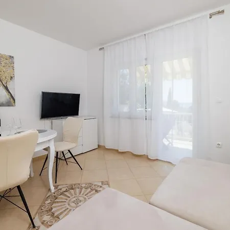 App 100 M From The Sea In Quite Part Of Marta 3 Crikvenica