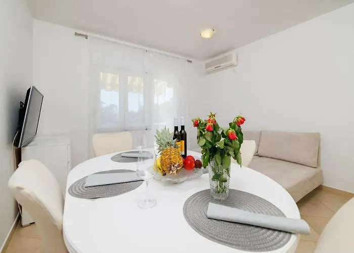App 100 M From The Sea In Quite Part Of Marta 3 Διαμέρισμα Crikvenica