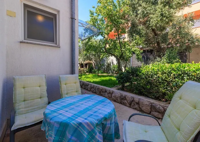 App 100 M From The Sea In Quite Part Of Marta 3 Διαμέρισμα Crikvenica
